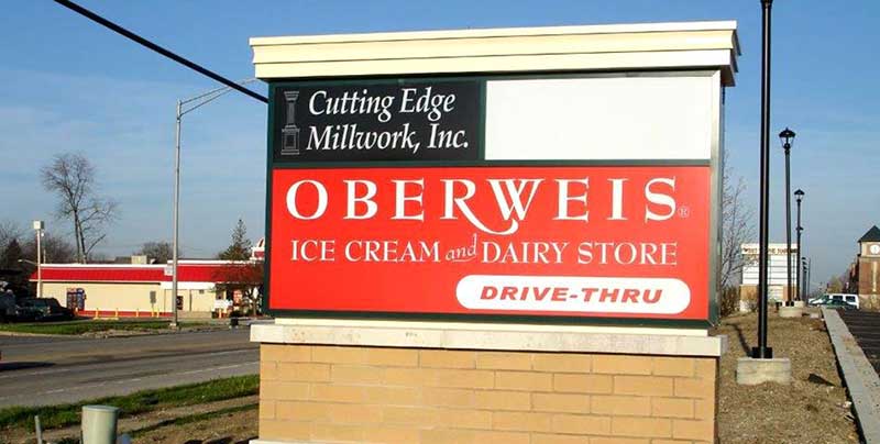 oberweis logo on board